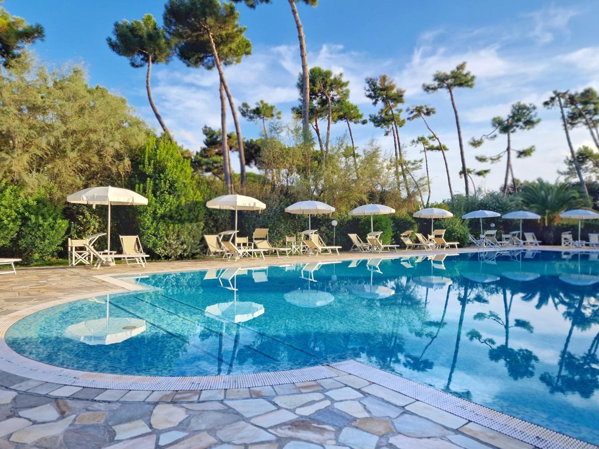 Hotel Villa Elsa Марина ди Маса Екстериор снимка