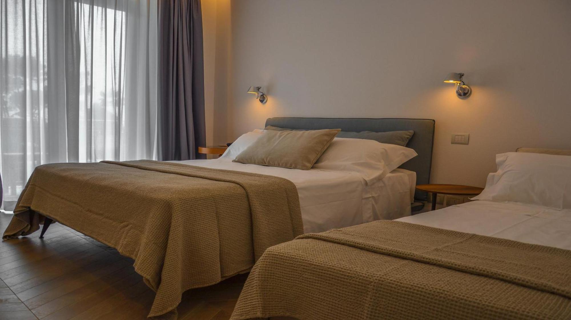 Hotel Villa Elsa Марина ди Маса Екстериор снимка