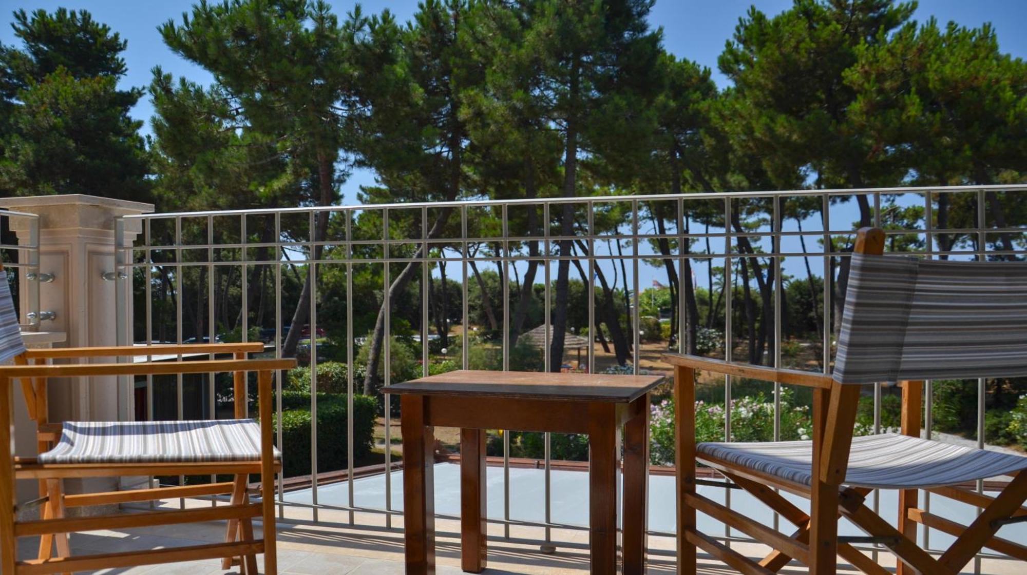 Hotel Villa Elsa Марина ди Маса Екстериор снимка