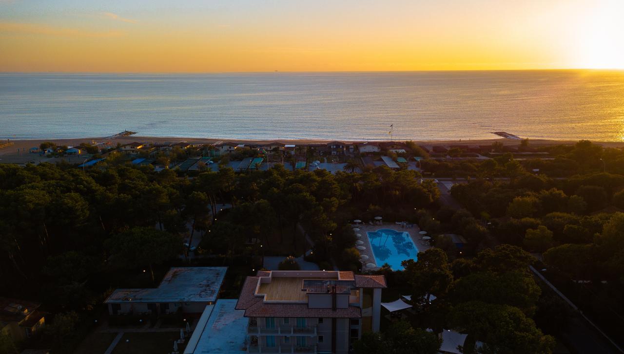 Hotel Villa Elsa Марина ди Маса Екстериор снимка