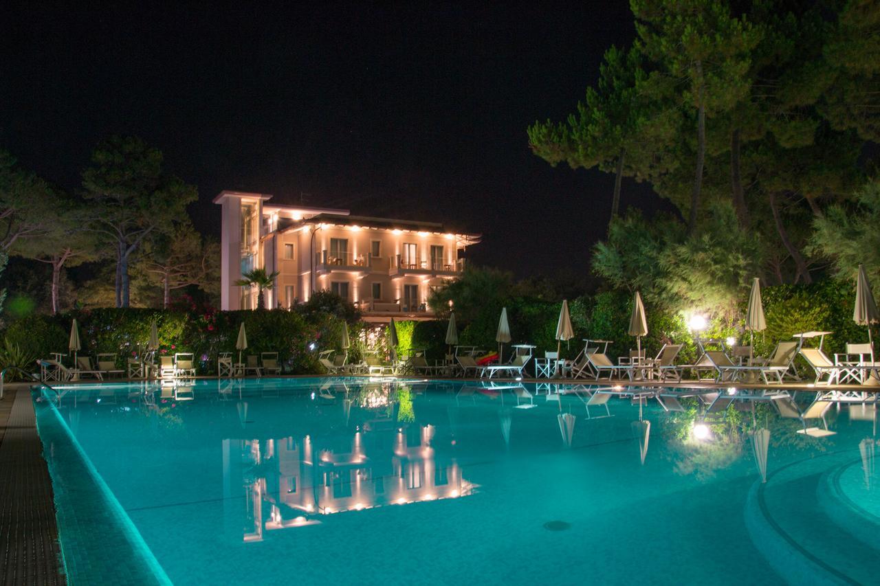 Hotel Villa Elsa Марина ди Маса Екстериор снимка