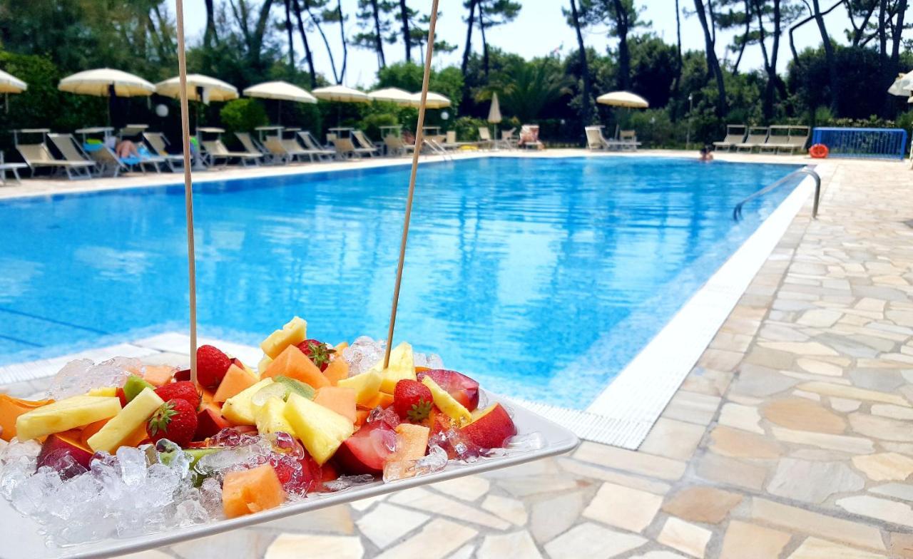 Hotel Villa Elsa Марина ди Маса Екстериор снимка