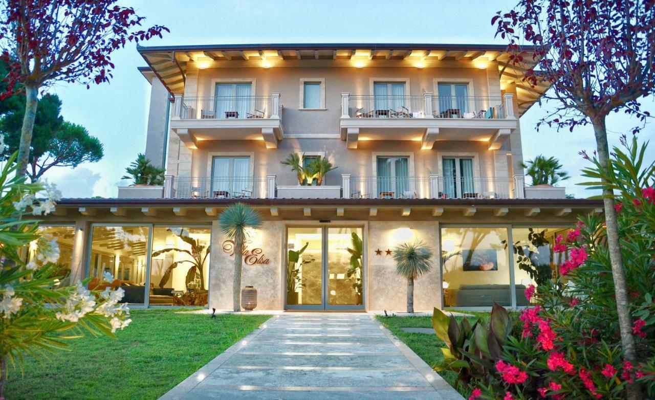 Hotel Villa Elsa Марина ди Маса Екстериор снимка